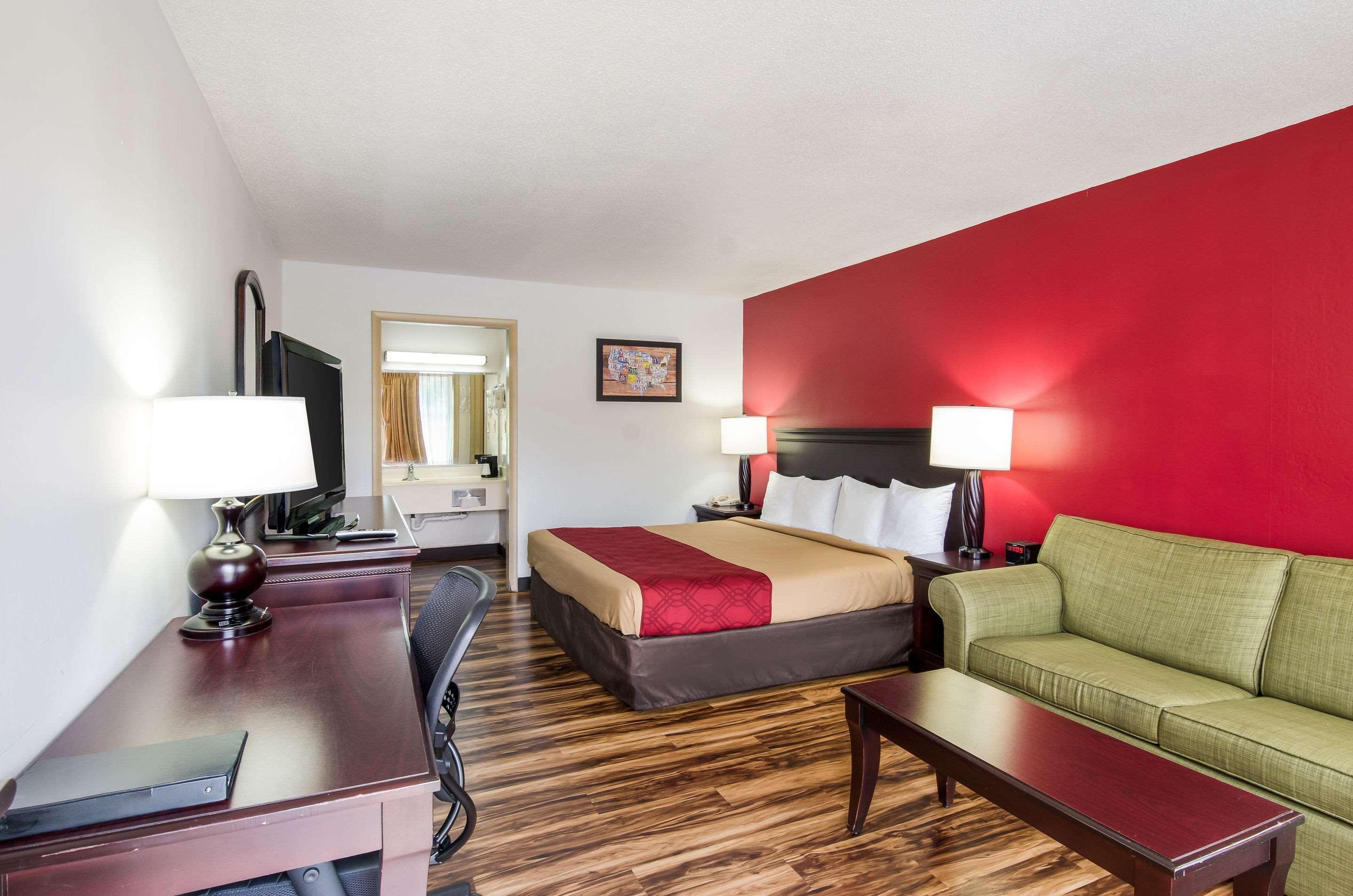 Econo Lodge Marion I-81 Exterior photo