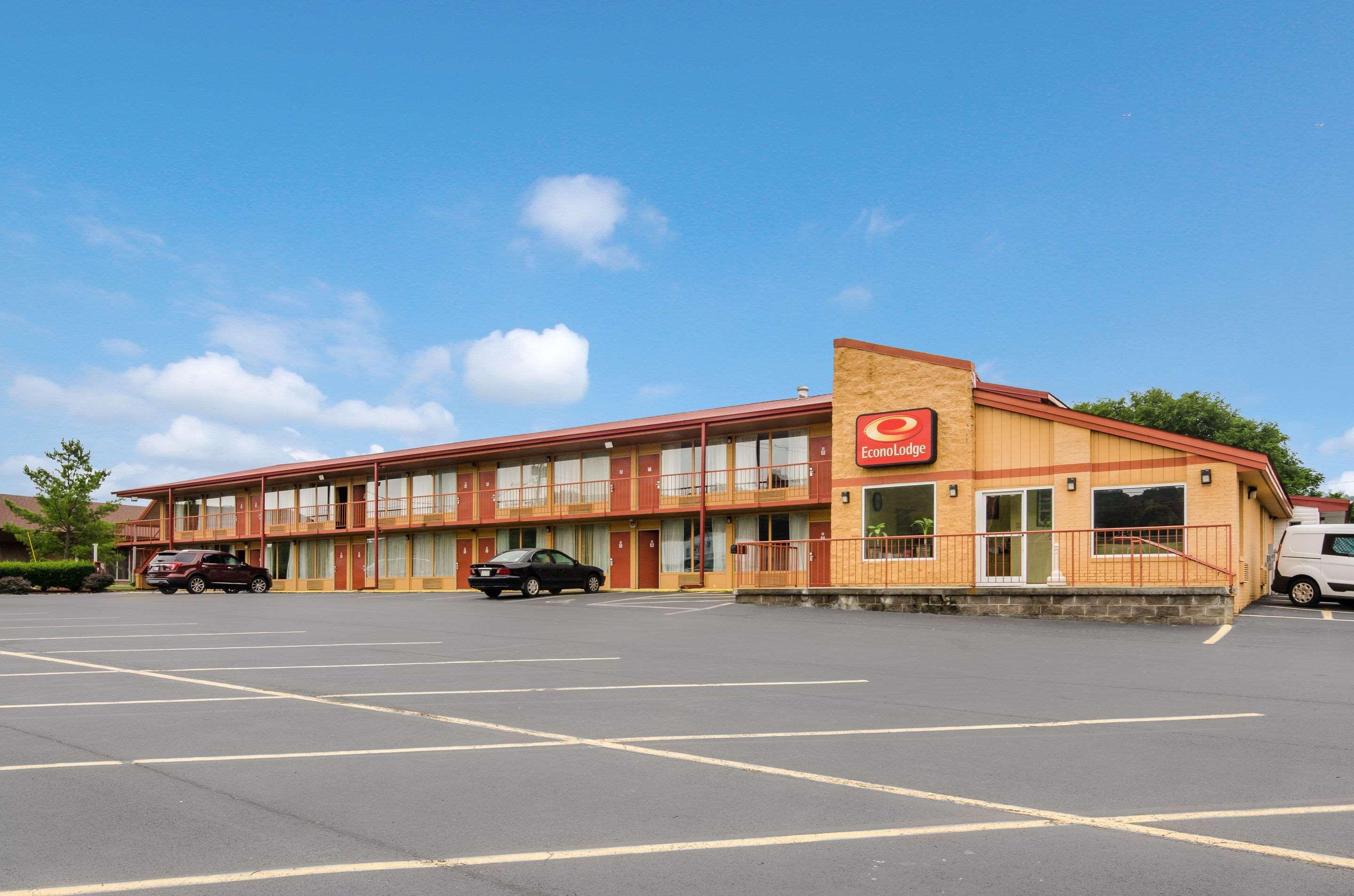 Econo Lodge Marion I-81 Exterior photo