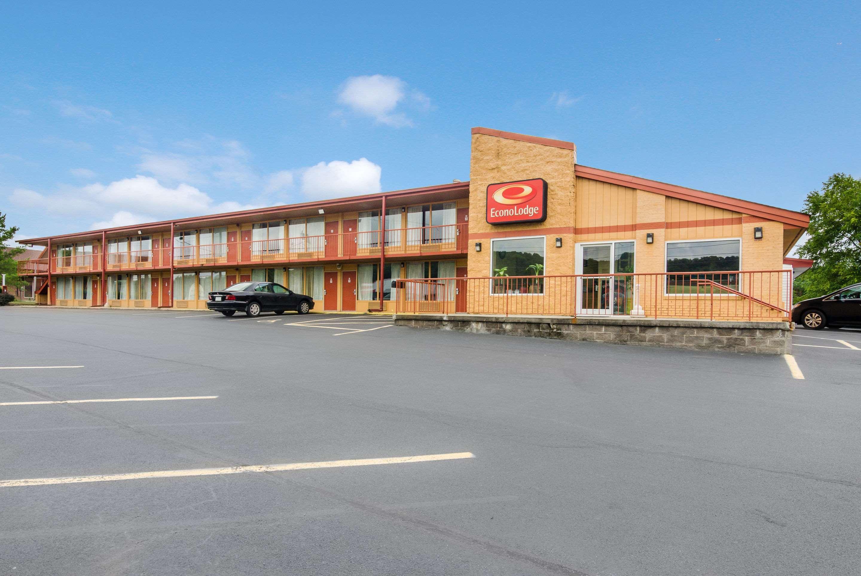 Econo Lodge Marion I-81 Exterior photo