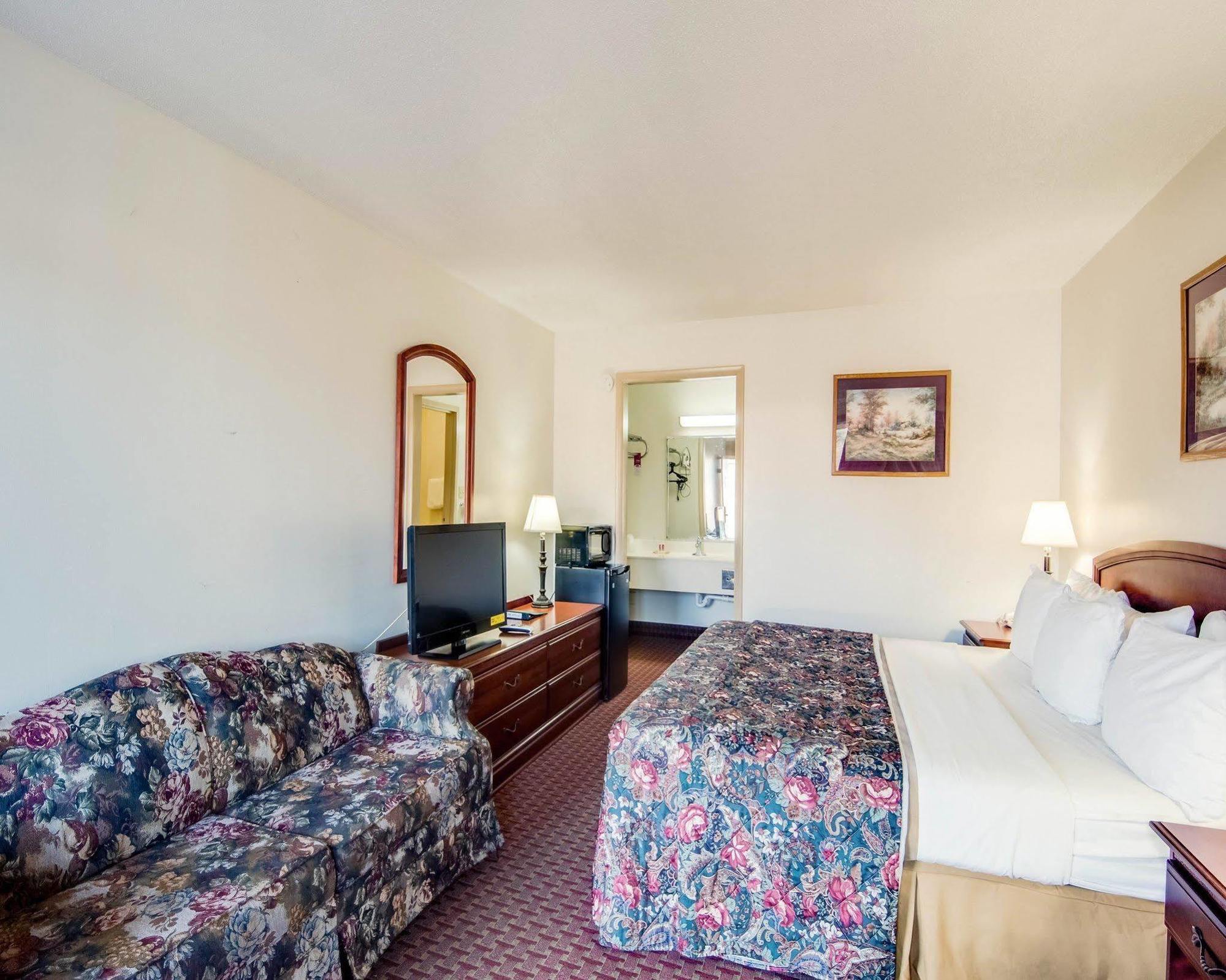 Econo Lodge Marion I-81 Exterior photo