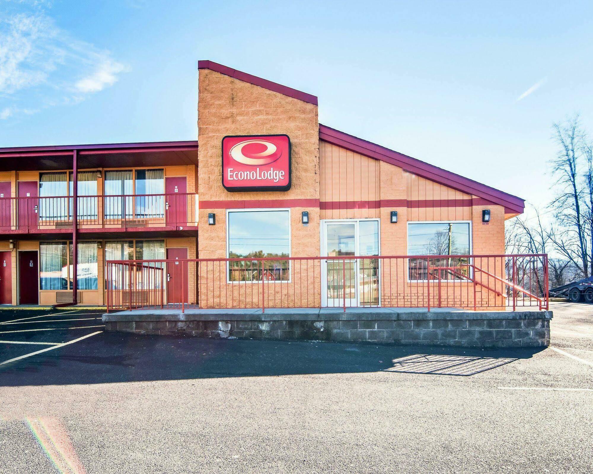 Econo Lodge Marion I-81 Exterior photo
